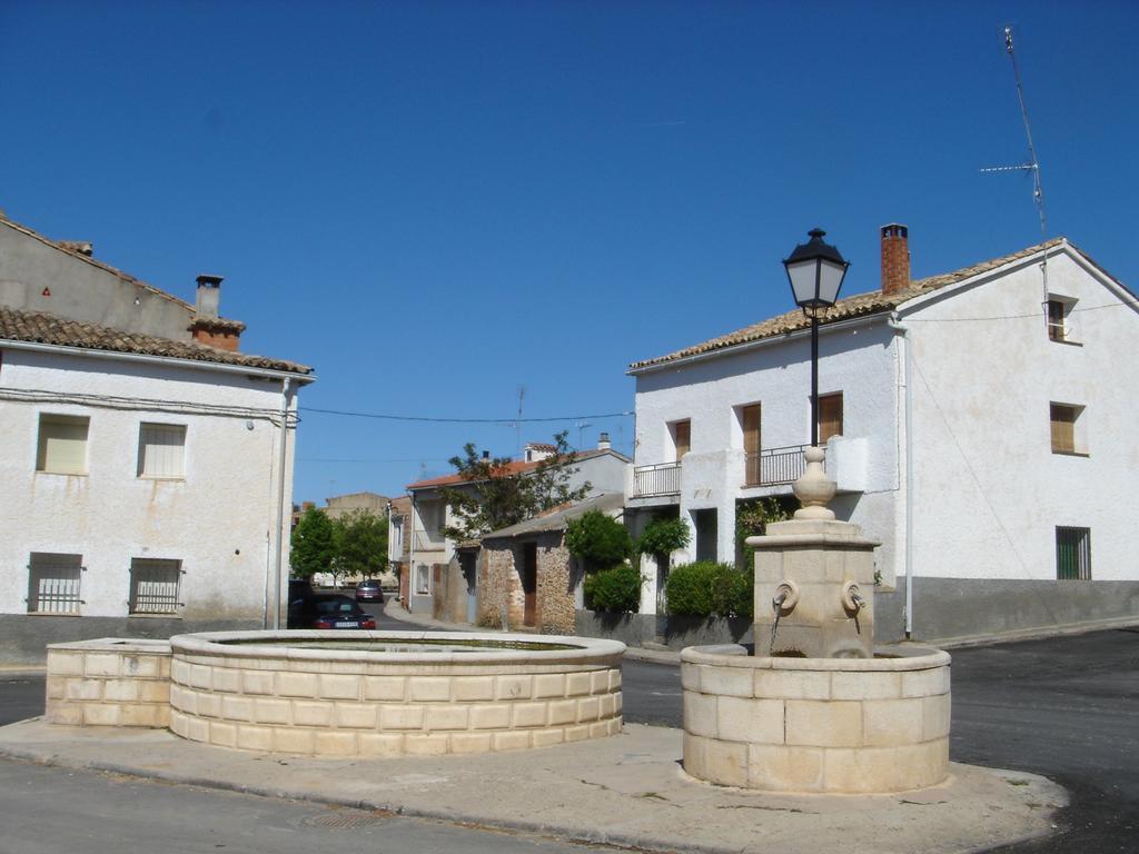 Apartamentos Serrano Ribatajada Bagian luar foto