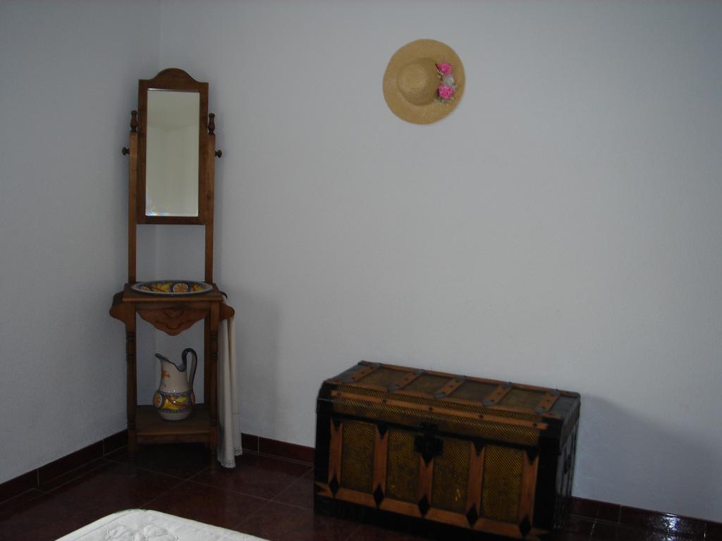Apartamentos Serrano Ribatajada Bagian luar foto