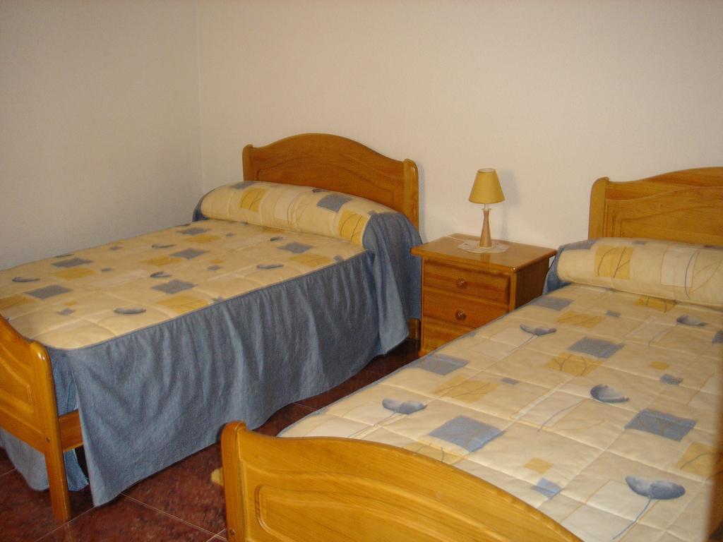 Apartamentos Serrano Ribatajada Bagian luar foto
