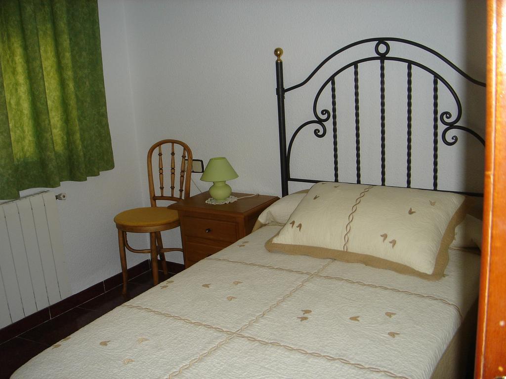 Apartamentos Serrano Ribatajada Bagian luar foto