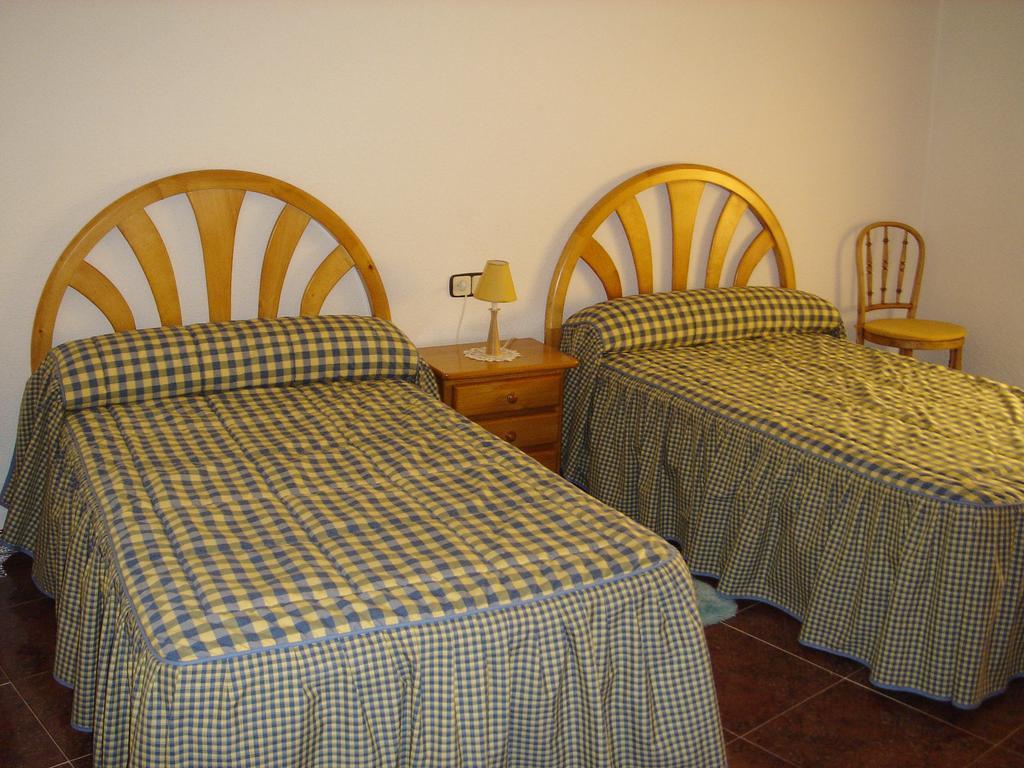 Apartamentos Serrano Ribatajada Bagian luar foto