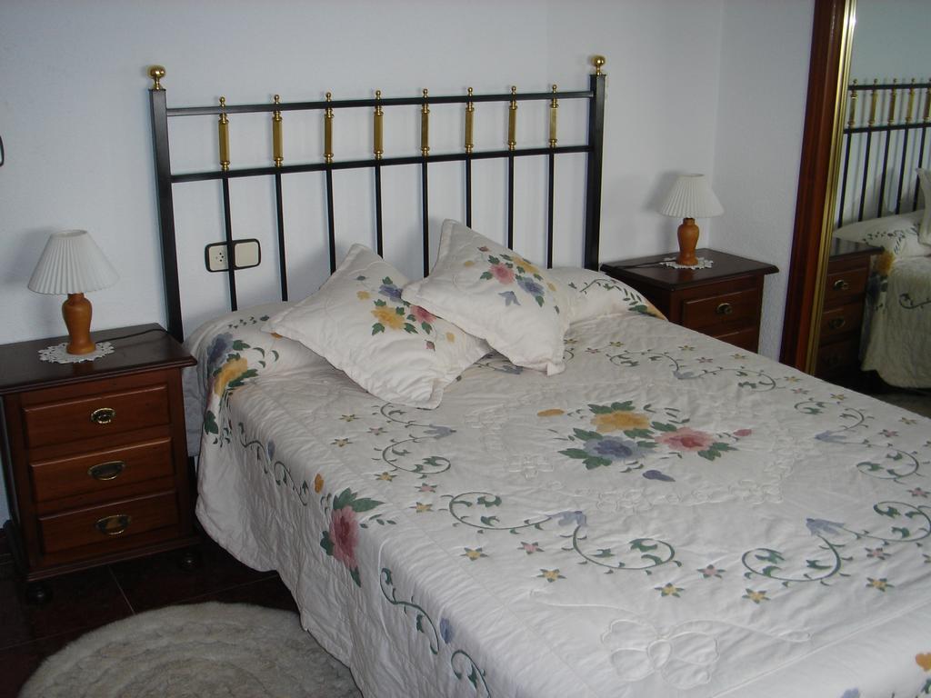 Apartamentos Serrano Ribatajada Bagian luar foto
