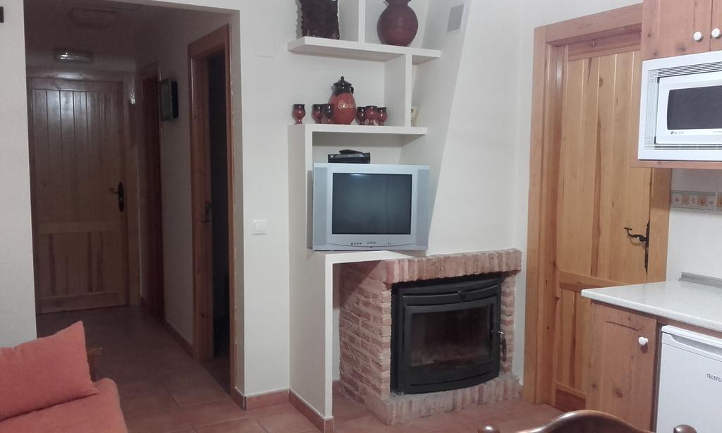 Apartamentos Serrano Ribatajada Bagian luar foto